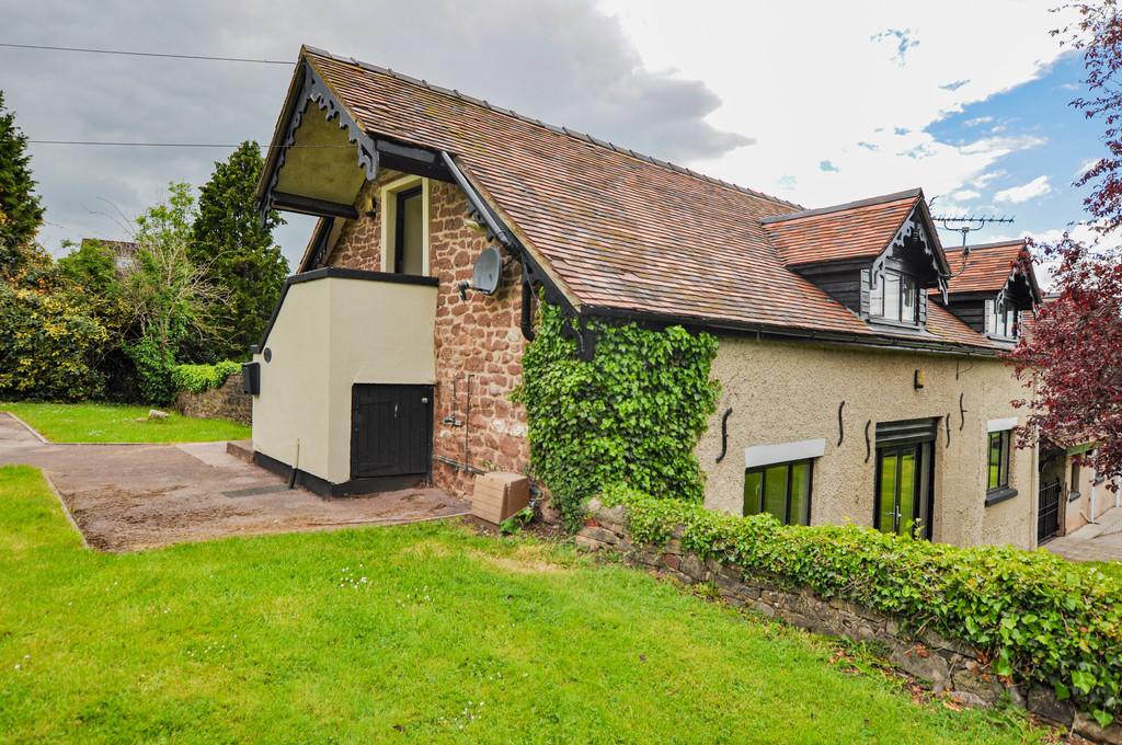 Ashfield Park Road, RossonWye 3 bed cottage £1,200 pcm (£277 pw)