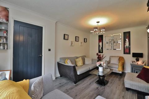 8 Haig Close, Sutton Coldfield, B75 6PJ