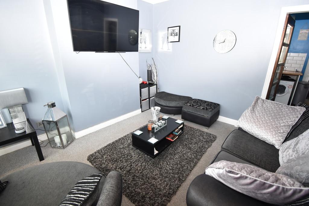 Winton Avenue, Blackpool, FY4 2 bed semidetached house £110,000