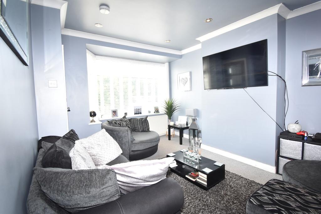 Winton Avenue, Blackpool, FY4 2 bed semidetached house £110,000