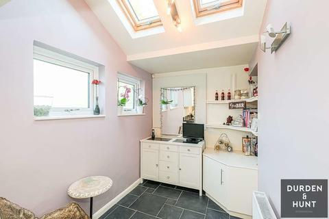 5 Coopers Mews, Ongar, CM5 9AJ