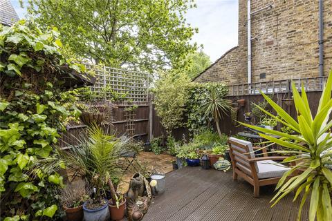 2 bedroom apartment to rent, Kempshott Road, London, SW16