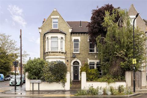 2 bedroom apartment to rent, Kempshott Road, London, SW16