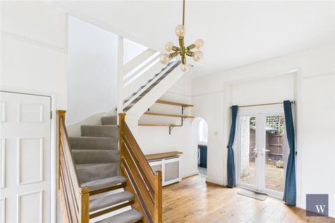2 bedroom apartment to rent, Kempshott Road, London, SW16