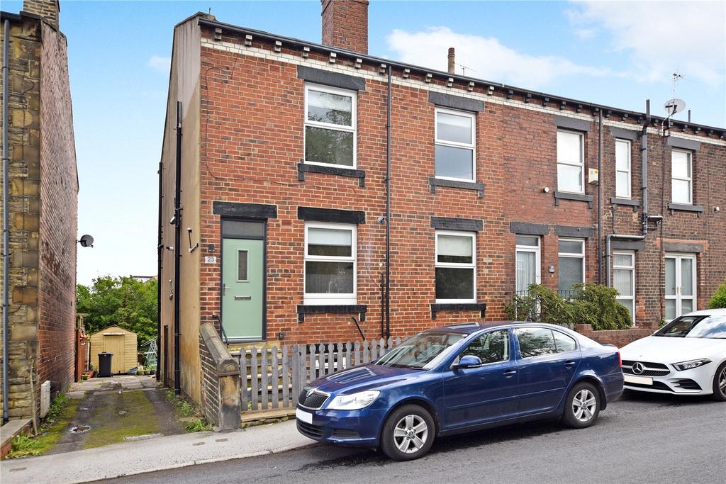 Street Lane, Gildersome, Morley, Leeds 2 bed terraced house £675 pcm