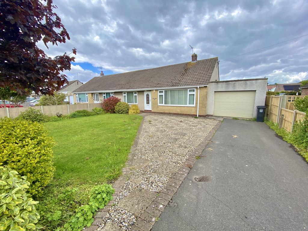 Heathfield Road, Nailsea, North Somerset 3 bed semidetached bungalow