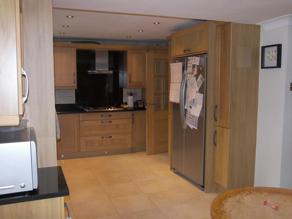 Cotton Road, Potters Bar, EN6 4 bed detached house £2,650 pcm (£612 pw)