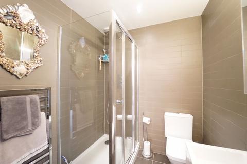 34 Abinger Mews, London, W9 3SP