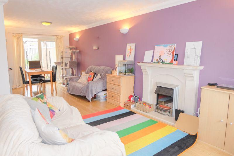 Maxholm Road, Streetly, Sutton Coldfield, B74 3SX 3 bed semidetached