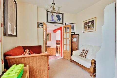 Henwick House Jennett Tree Lane, Callow End, Worcester, WR2 4UB