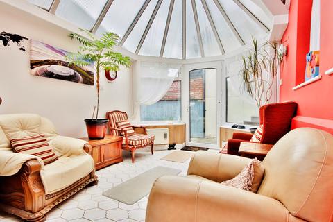 Henwick House Jennett Tree Lane, Callow End, Worcester, WR2 4UB