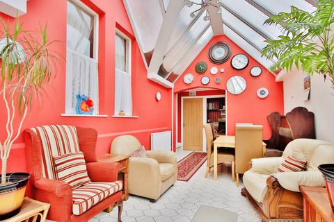 Henwick House Jennett Tree Lane, Callow End, Worcester, WR2 4UB