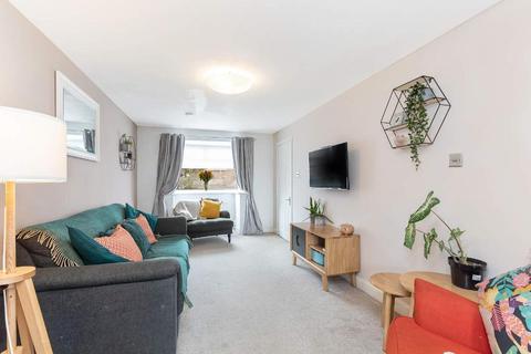 42 Bredisholm Drive, Baillieston, Glasgow, G69 7HZ