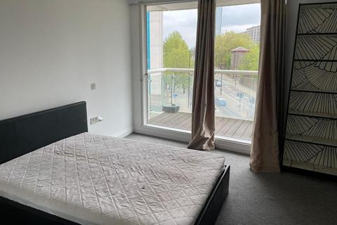 2 bedroom flat to rent, Lumina Building, 29 Prestons Road, London, E14 9SU