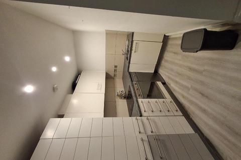 2 bedroom flat to rent, Lumina Building, 29 Prestons Road, London, E14 9SU