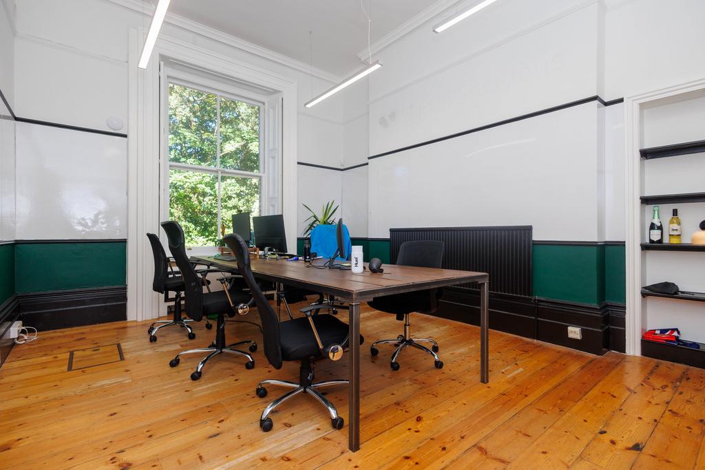 Office 10 - First fl