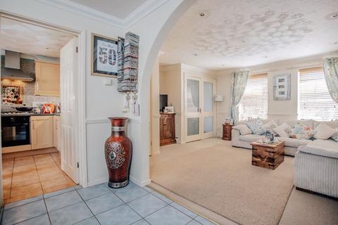 4 bedroom end of terrace house for sale, Brownsea Close, New Milton BH25