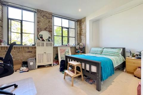 2 bedroom apartment to rent, Thrawl Street, E1