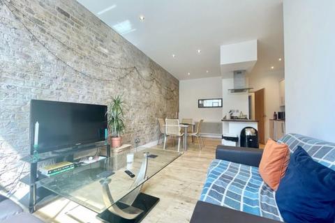 2 bedroom apartment to rent, Thrawl Street, E1