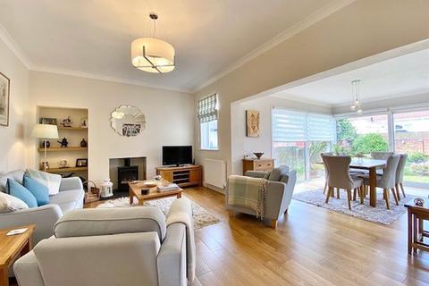 8 Arrol Drive, Ayr, KA7 4AF