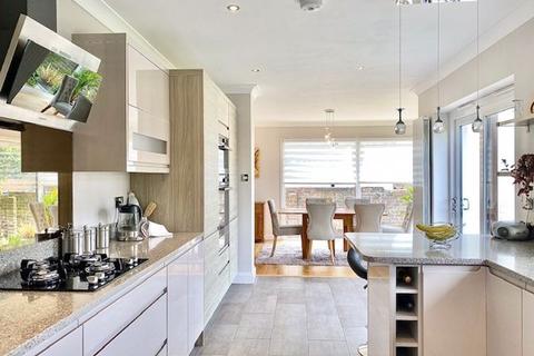 8 Arrol Drive, Ayr, KA7 4AF