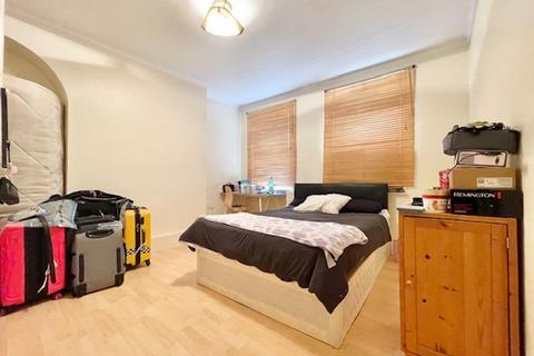 2 bedroom apartment to rent, Doddington Grove, SE17