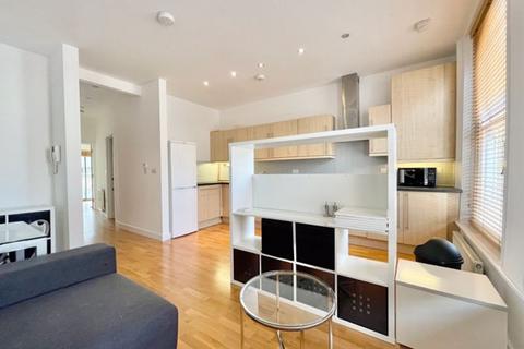1 bedroom apartment to rent, Walworth Road, SE17