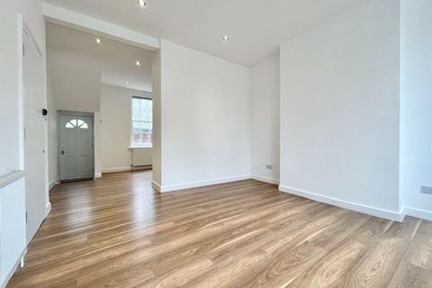 2 bedroom apartment to rent, Commercial Road, E14