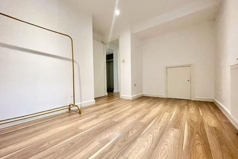 2 bedroom apartment to rent, Commercial Road, E14