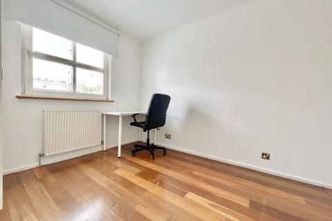 undefined, Queen Of Denmark Court, SE16
