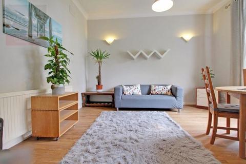 1 bedroom apartment to rent, Fentiman Road, SW8