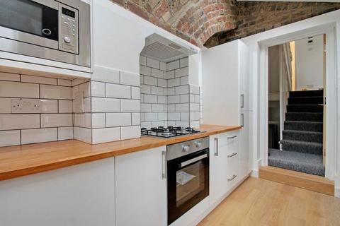 4 bedroom apartment to rent, Princess Street, SE1