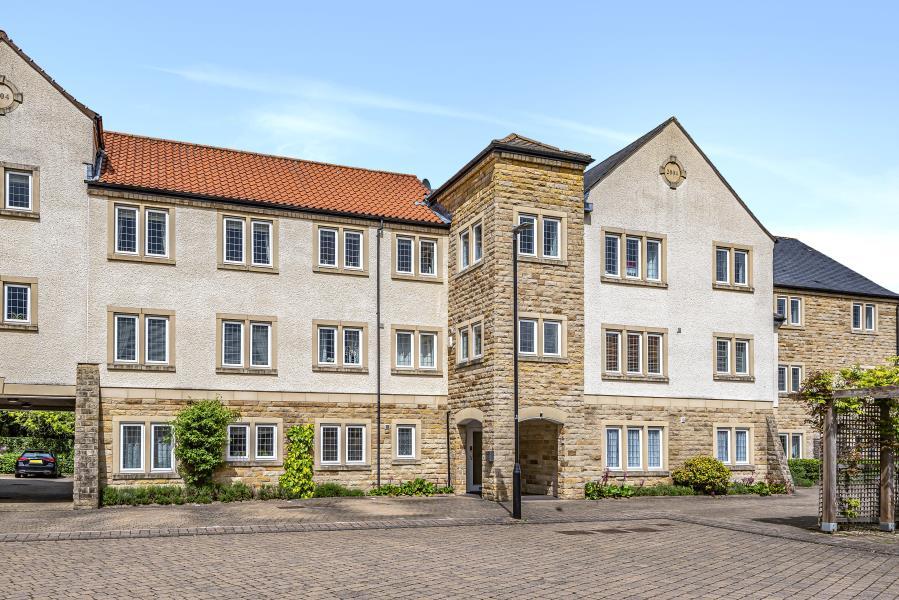 Micklethwaite Grove, Wetherby, LS22 5LA 2 bed apartment £260,000