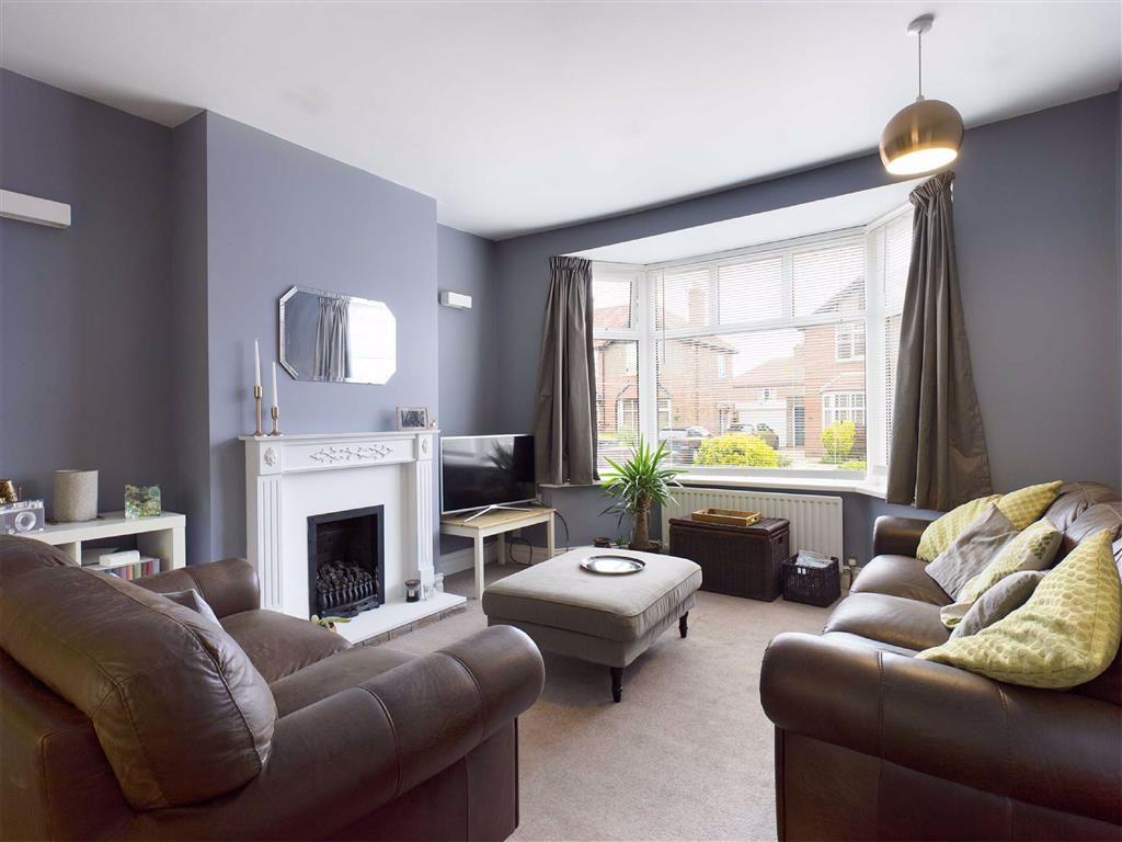 Newton Avenue, Cullercoats 3 bed semidetached house £285,000