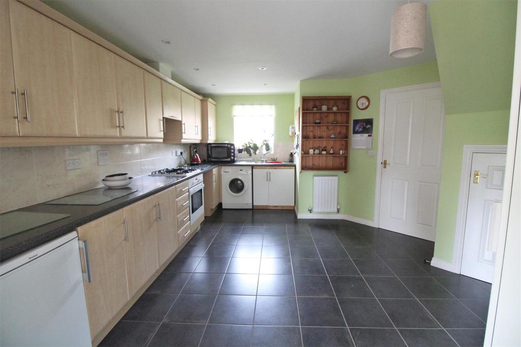 Harris Croft, Wem 3 bed semidetached house £200,000