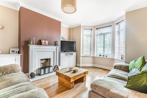 17 Bellfields Road, Guildford, GU1 1QG