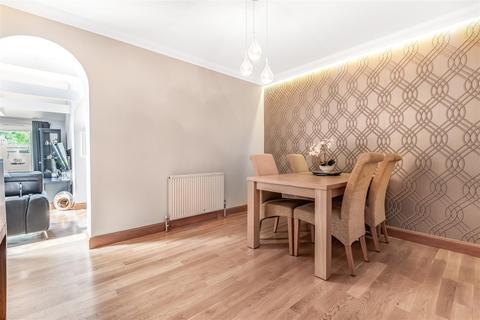 17 Bellfields Road, Guildford, GU1 1QG