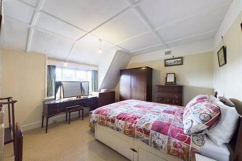 53 Bromwich Road, Worcester, WR2 4AD