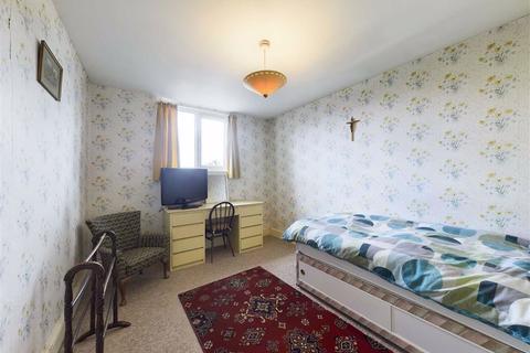 53 Bromwich Road, Worcester, WR2 4AD