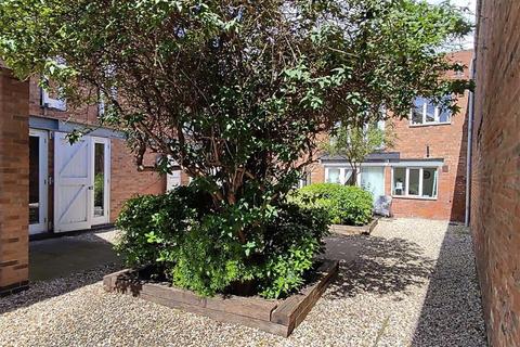 Flat 5, Sansome Court, 22 Sansome Place, Worcester, WR1 1UA