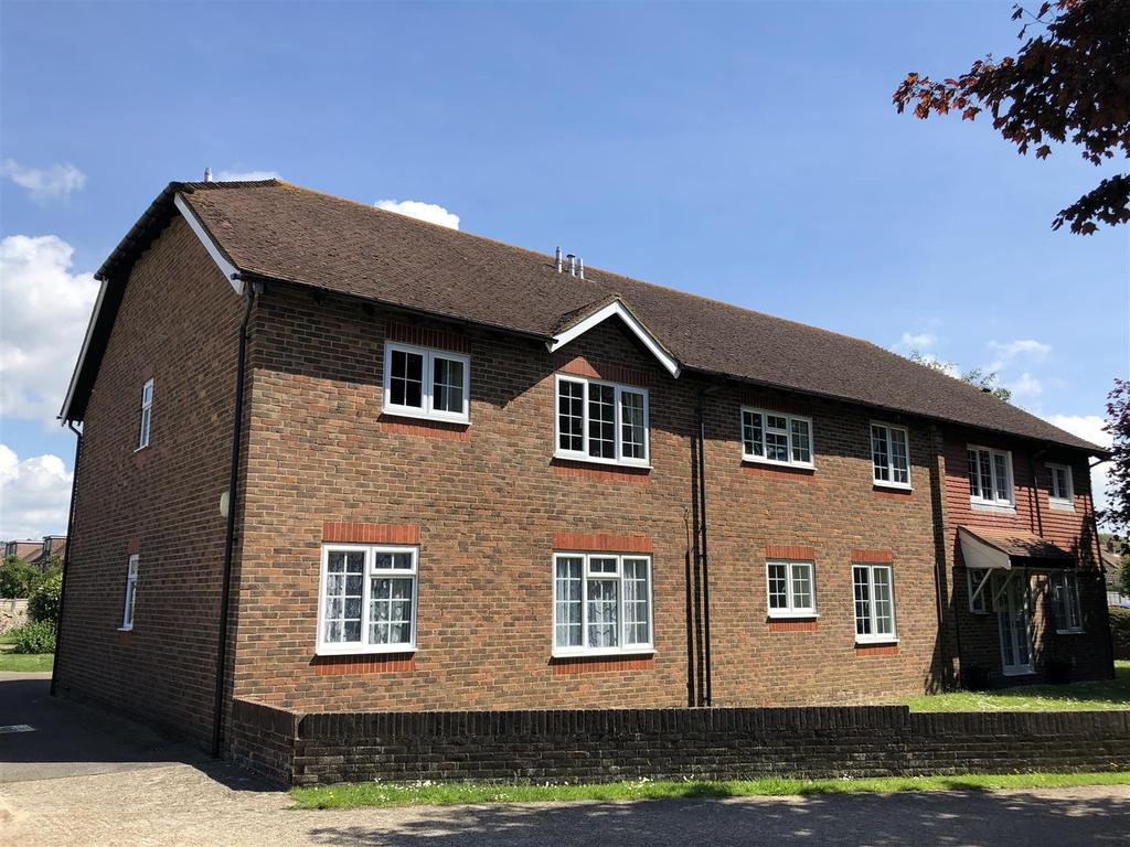 Durrington Lane, Worthing 2 bed flat £925 pcm (£213 pw)
