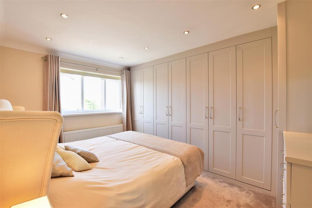 Bedroom 1 (Front Facing)