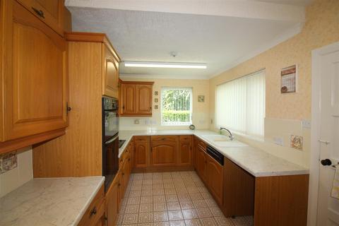 56 Birkholme Drive, Stoke-on-trent, ST3 7LS