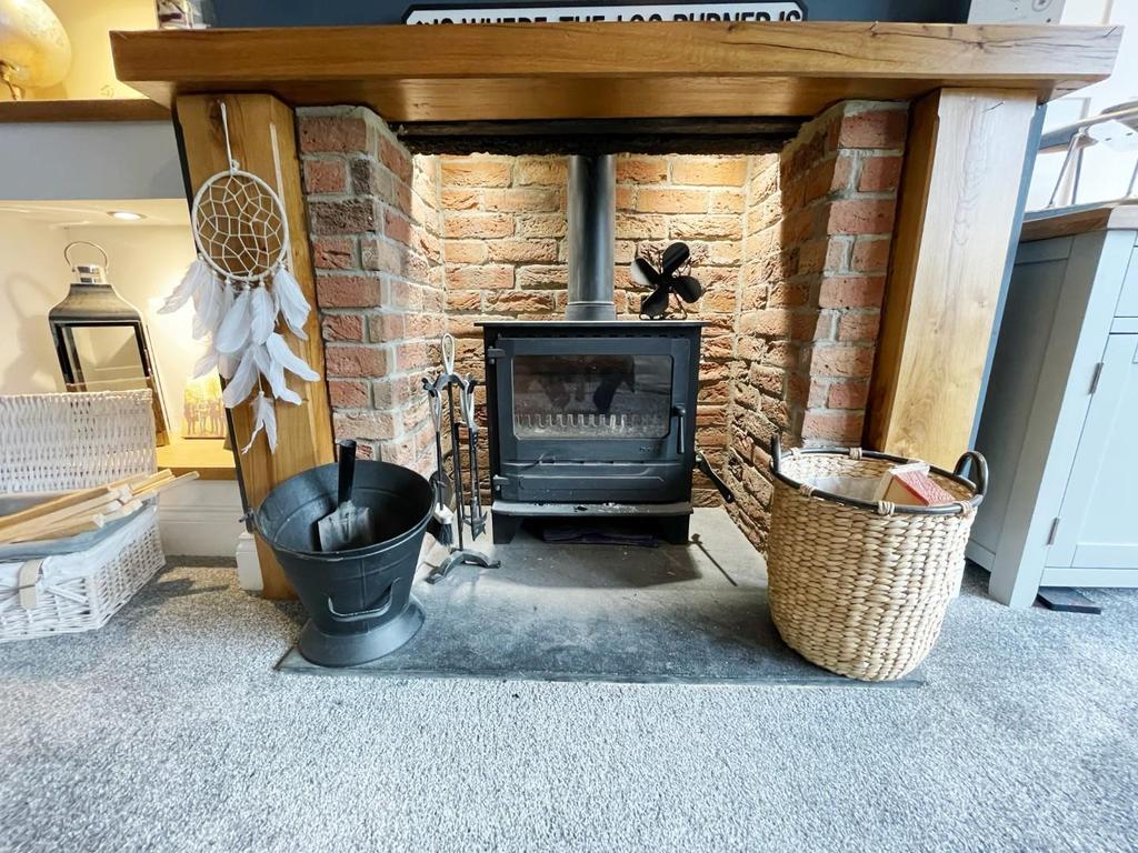 Queens Road, Auckland 4 bed semidetached house £215,000