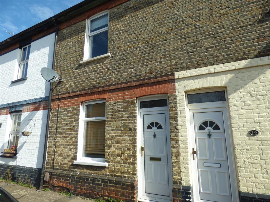 Pauls Place, Dover 2 bed terraced house £725 pcm (£167 pw)