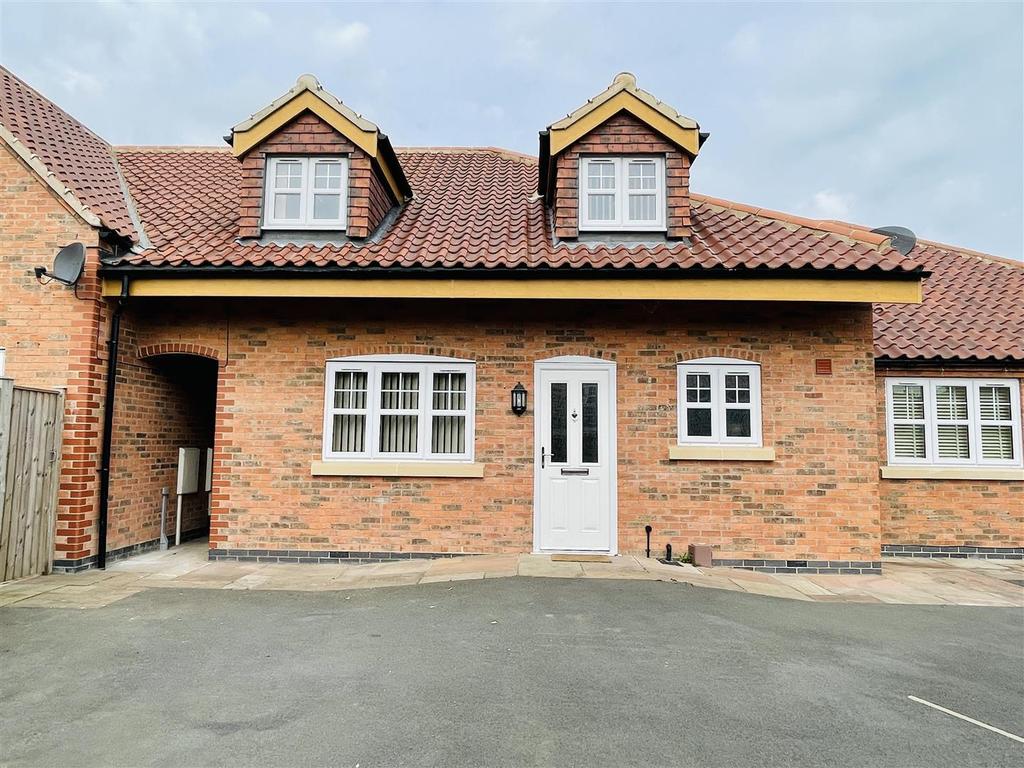 Easthorpe, Southwell 3 bed townhouse for sale £339,995