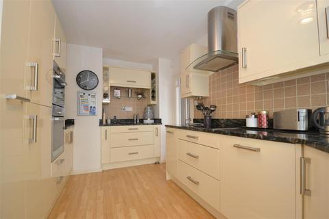 18 Borrowdale Road, Malvern, WR14 2DS