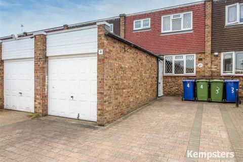 4 Hollymead, Corringham, Stanford-le-hope, SS17 7RL