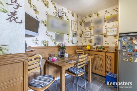 4 Hollymead, Corringham, Stanford-le-hope, SS17 7RL