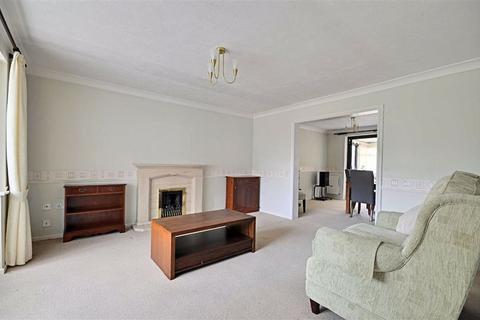 6 Broadfield Gardens, Great Meadow, Worcester, WR4 0DP